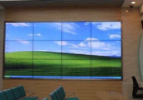 云龙液晶拼接屏的另类用法。